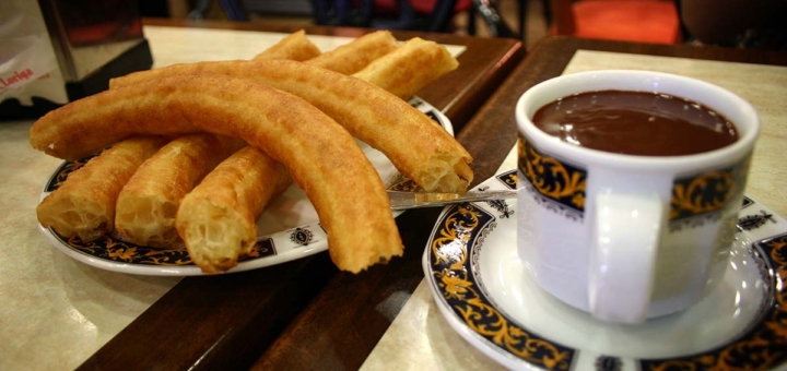 Churros con chocolate, Spain