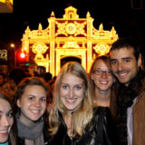 With friends at the Alumbrado, the portada already alumbrada!