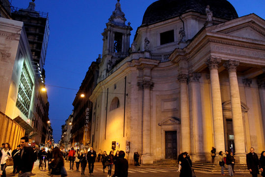 Exploring Rome solo at dusk