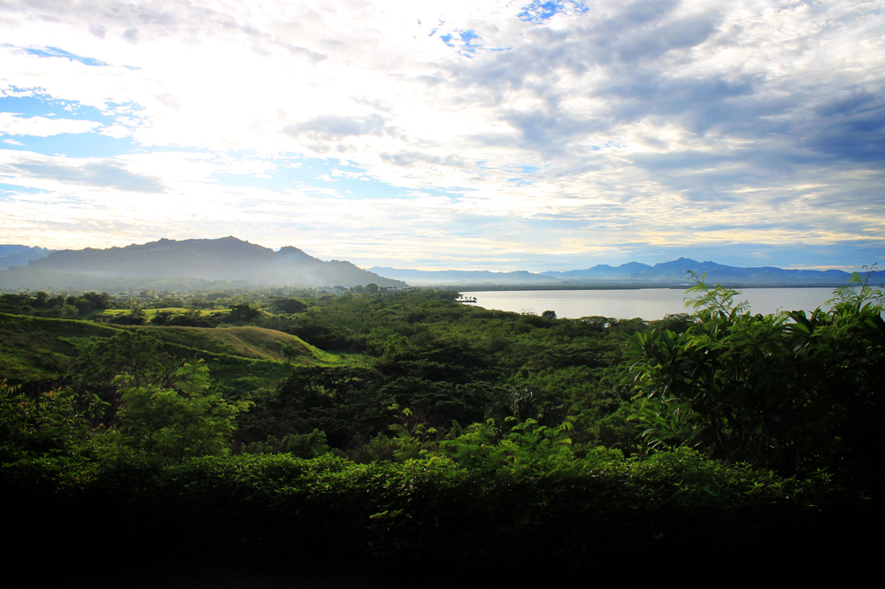 Anchorage Beach Resort, Fiji, mountain view