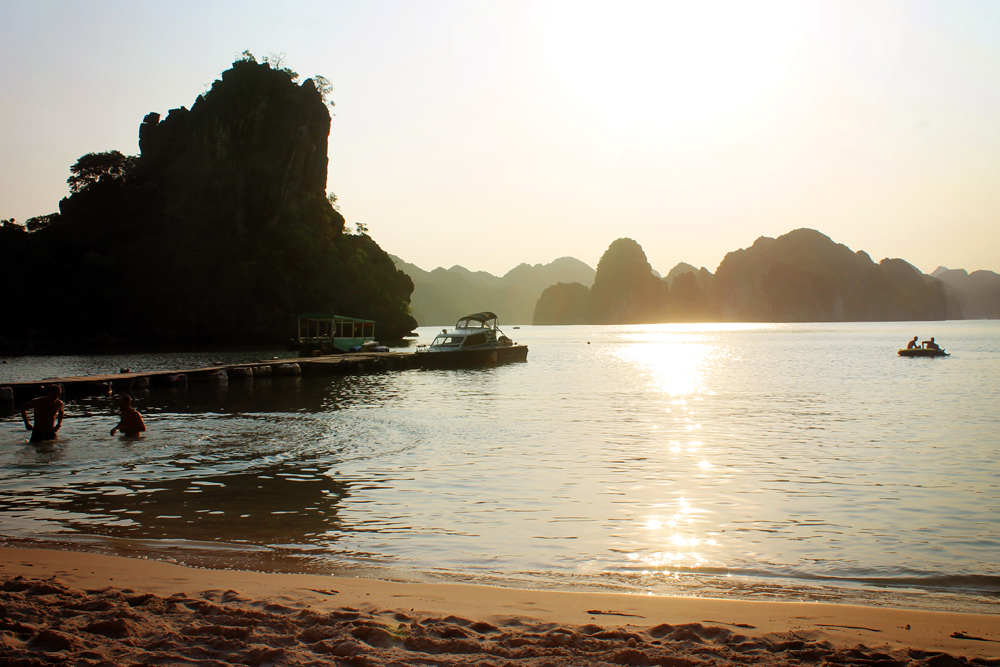 Castaways Island, Halong Bay